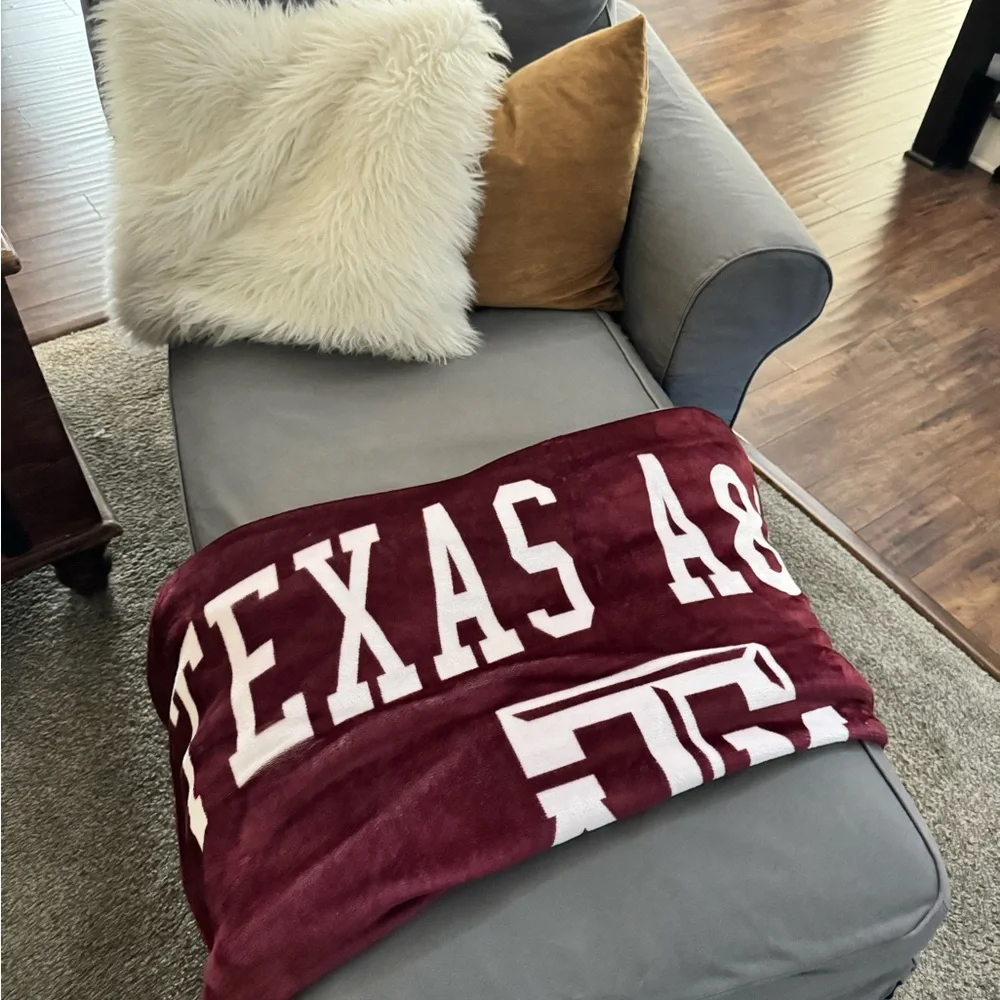 Texas A&M Aggies Plush Throw Blanket - Maroon - 72 x 60